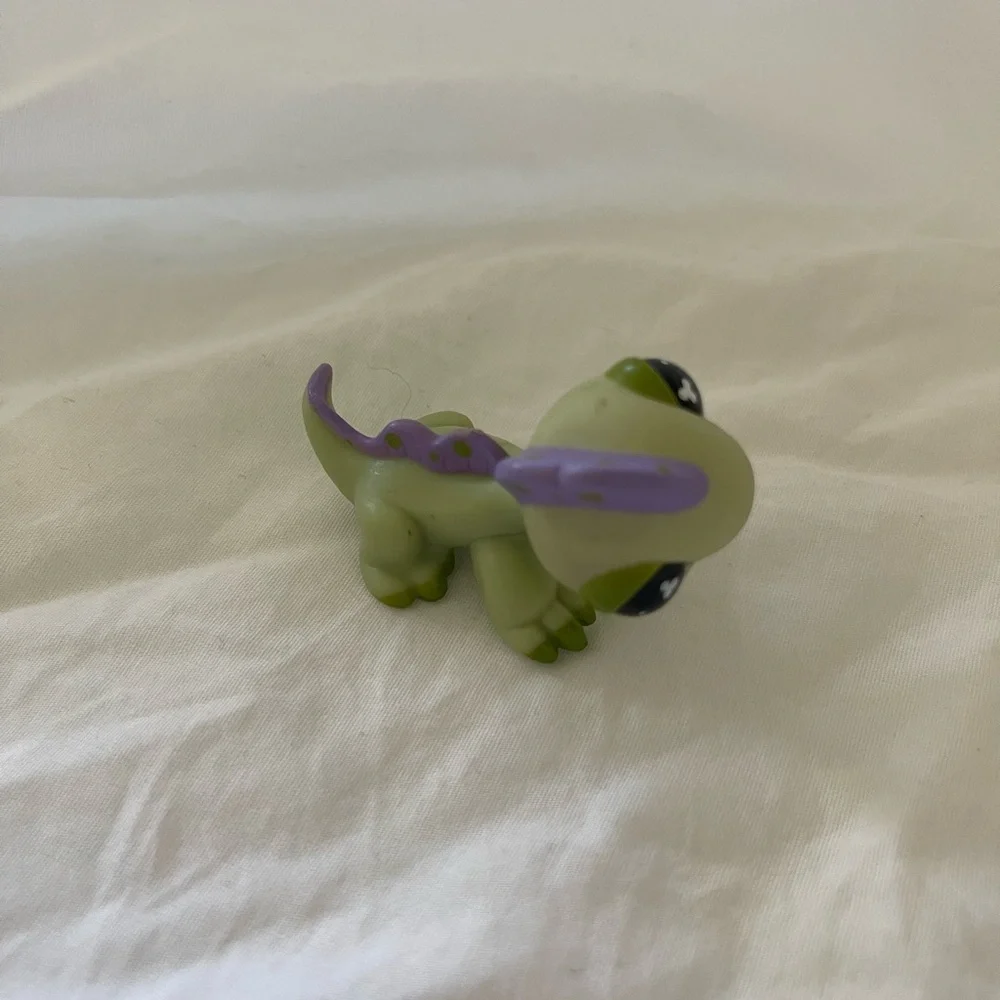Littlest Pet Shop Single Pet Iguana Lizard #734 Green Purple